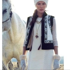 Bordeaux size small cream cotton dress with lace detailing perfect for holiday